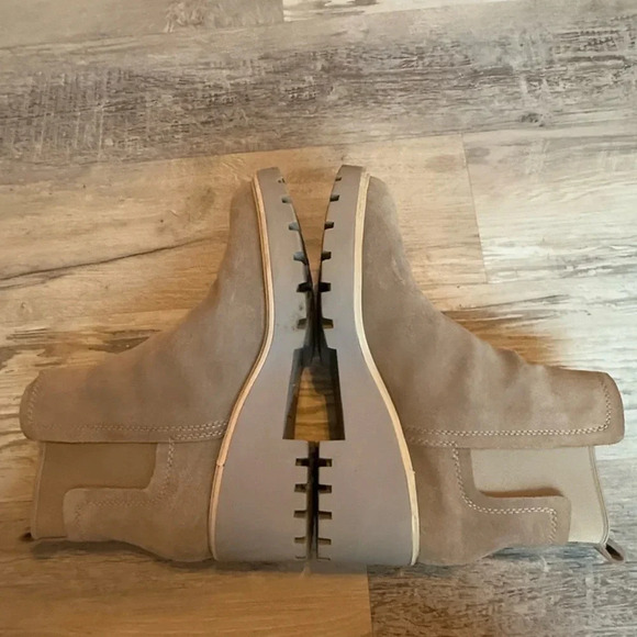Dolce Vita Womens Haily Boot Taupe Tan Suede Chelsea Chunky Lug Platform - Picture 5 of 7
